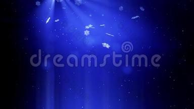 美丽的3D雪花在蓝色背景下在夜间飘落。 用作圣诞节、新年贺卡或冬季主题的动画